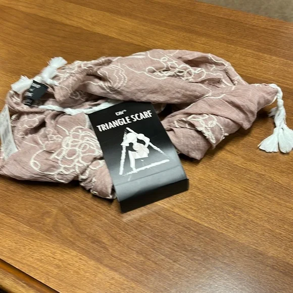 NWT Thin Scarf 🧣 - Picture 1 of 5